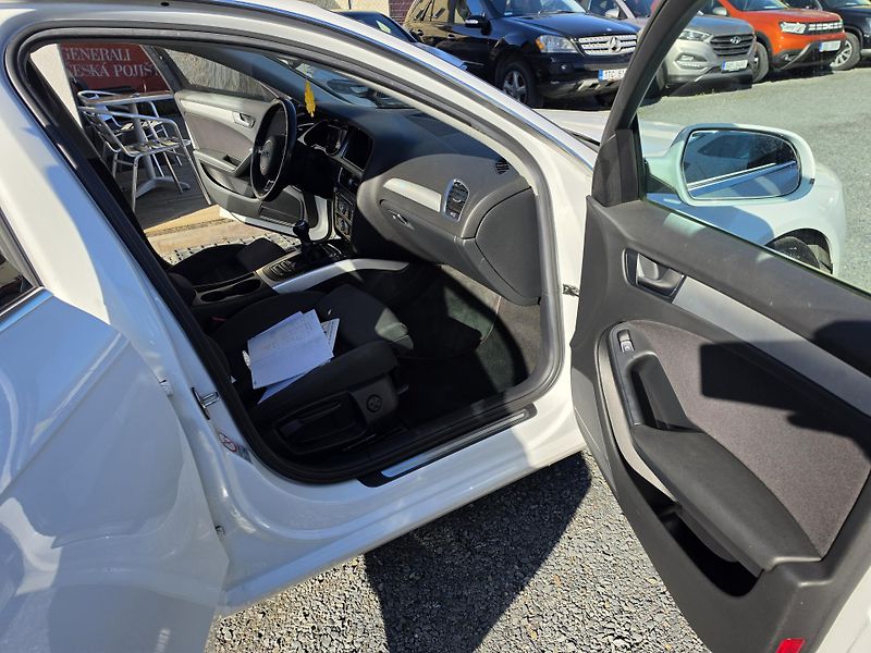 Audi A4 2.0 TDI Sedan Led Xenon  - fotka 16 z 22