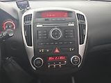 Kia Ceed (2010) 1.6 CRDi, po STK, Tažné - náhled 12