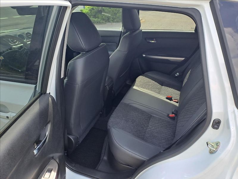 Suzuki Vitara (2025) 1,5 Elegance AllGrip 6AGS - fotka 14 z 17
