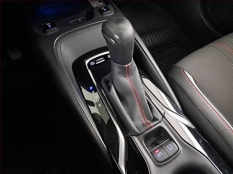 Toyota Corolla (2021) GR Sport 1.8 Hybrid - fotka 13 z 19
