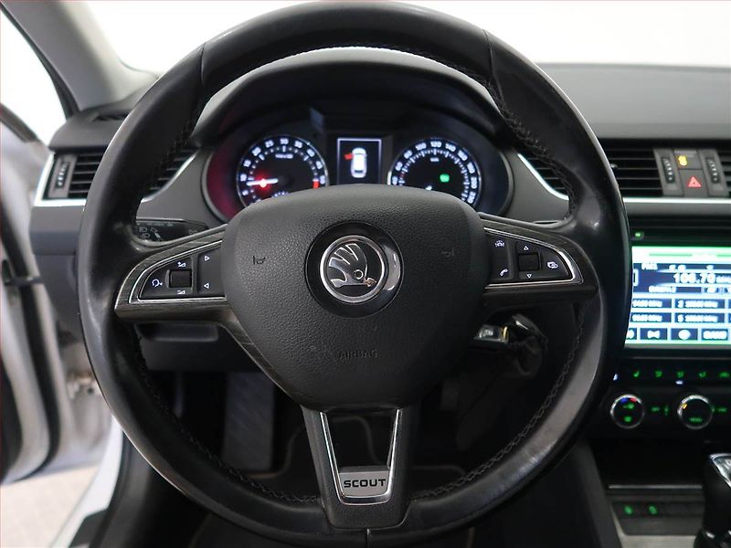 Škoda Octavia (2015) Scout 2.0 TDI, 4X4, Automat - fotka 14 z 14