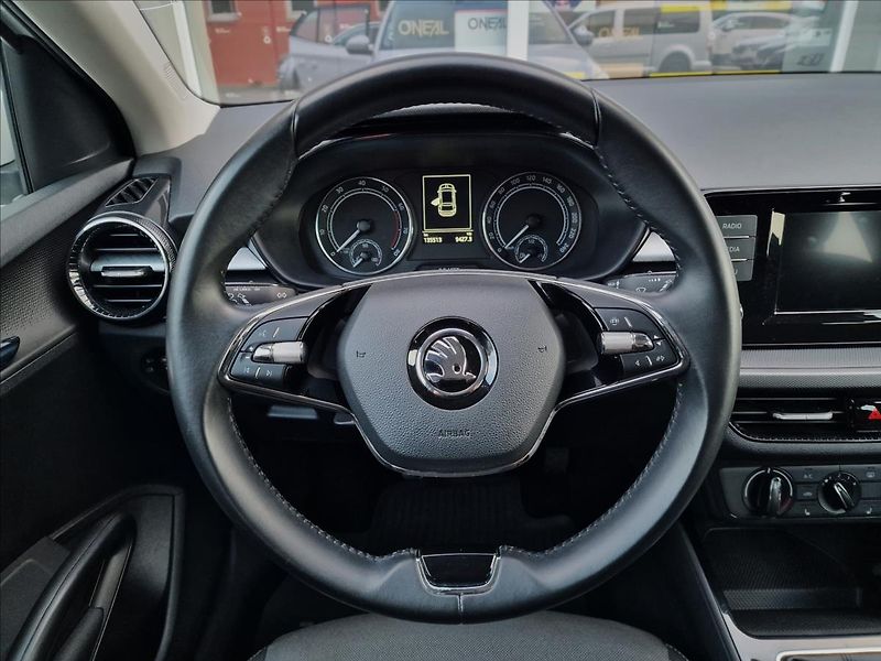 Škoda Fabia 1.0TSI Ambition,ČR,1.Majitel - fotka 20 z 43