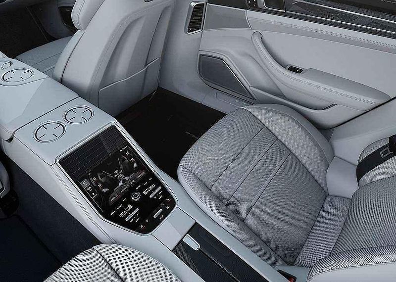 Porsche Panamera Executive.