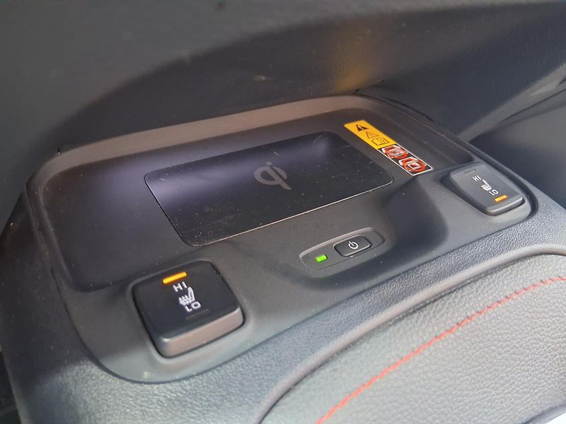 Toyota Corolla GR DYNAMIC JBL 2.0 Hyb. 144 kW - fotka 19 z 31