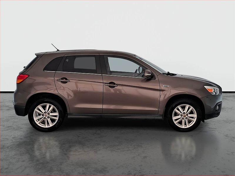 Mitsubishi ASX (2011) 1.8 DI-D MIVEC, 4X4, ČR,1.maj - fotka 6 z 16