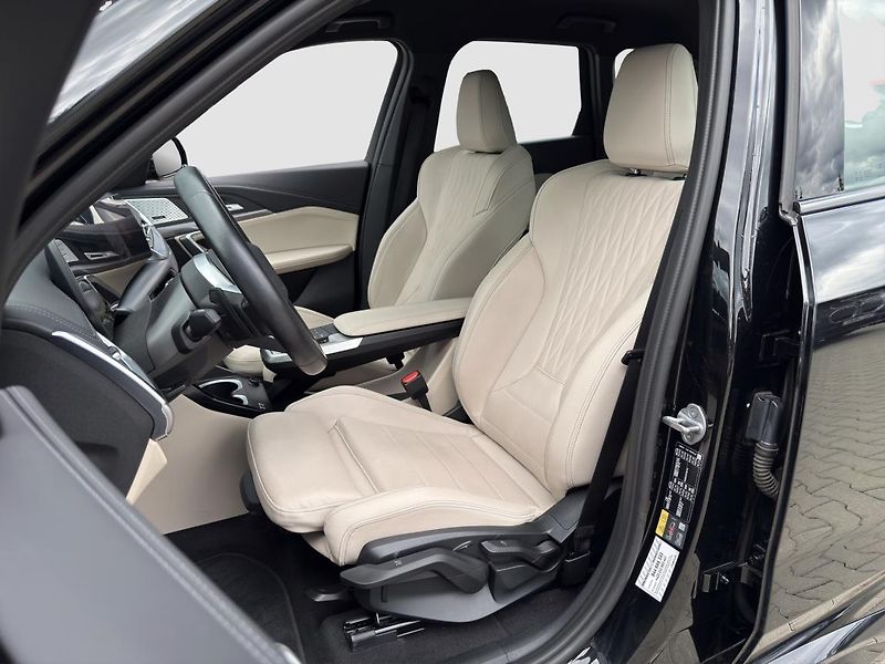 BMW X1 xDrive30e - fotka 7 z 24