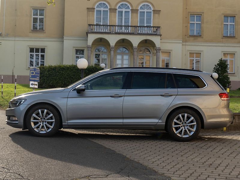 Volkswagen Passat 2.0 TDI 110 kW DCC BLIS ACC Ta - fotka 4 z 34