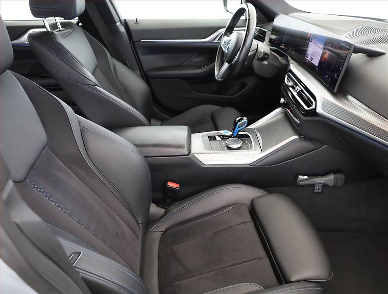 BMW i4 (2022) eDrive40, SoH 91% - fotka 7 z 20