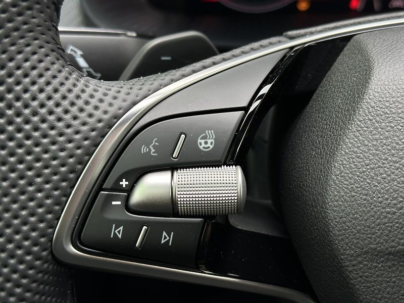 Škoda Kamiq 1.0TSi DSG Monte Carlo 116PS M - fotka 18 z 42
