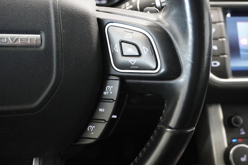 Land Rover Range Rover Evoque 2.0SE DYNAMIC 4WD AUTOMAT - fotka 20 z 30
