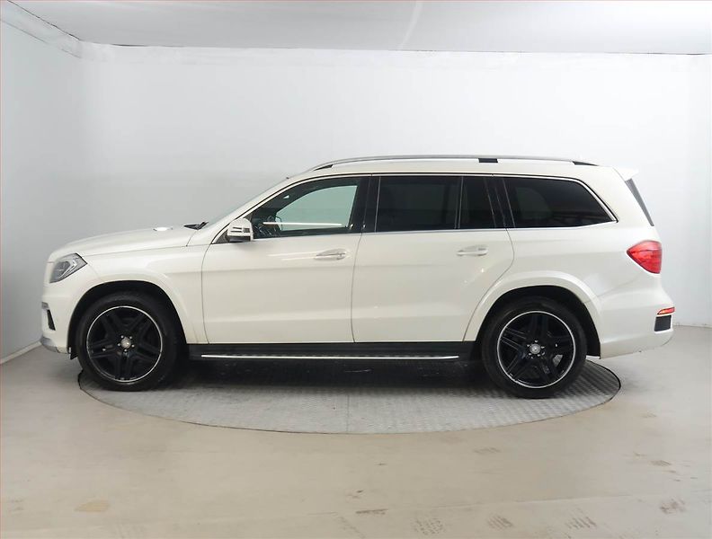Mercedes-Benz GL (2015) 350 CDI - fotka 3 z 24