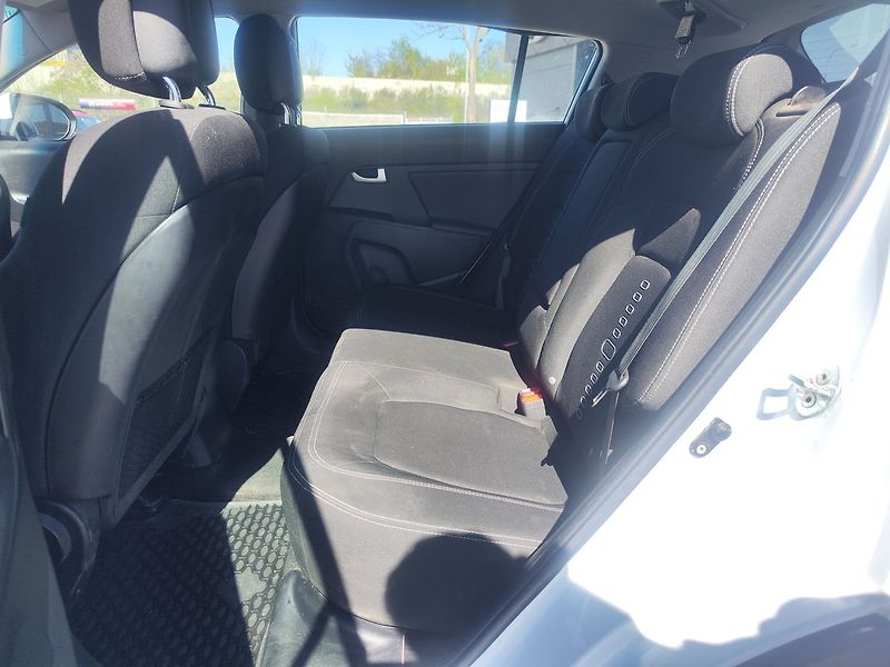 Kia Sportage 2.0 CRDi/100kW 4x4 ČR - fotka 11 z 28