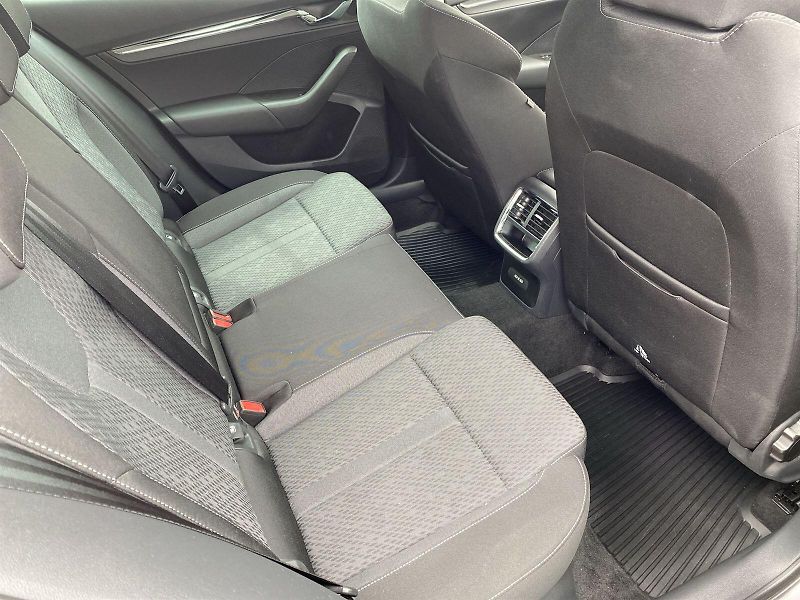 Škoda Octavia (2023) Combi 1.5 TSI ACT e-TEC DSG St - fotka 9 z 33
