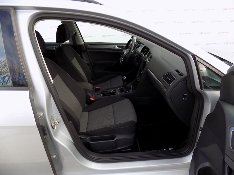 Volkswagen Golf (2016) 1.6TDI/1.Majitel/Klimatizace/ - fotka 16 z 44