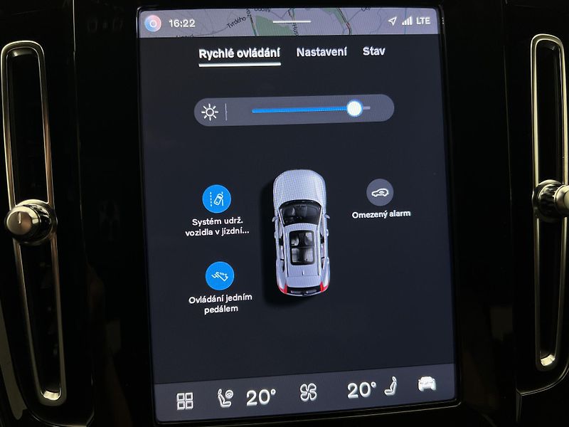 Volvo XC40 RECHARGE CORE AUT - fotka 32 z 46