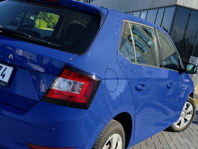 Škoda Fabia 1.0 tsi 70 kw - fotka 9 z 17