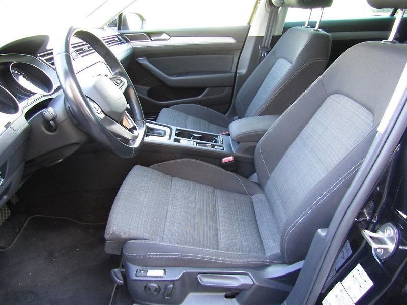 Volkswagen Passat (2021) 2.0 TDI DSG ACC - fotka 19 z 45