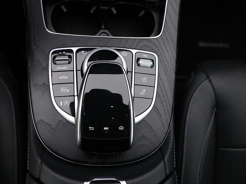 Mercedes-Benz Třídy E 3,0 450 270 kW 4Matic AMG CZ - fotka 20 z 28