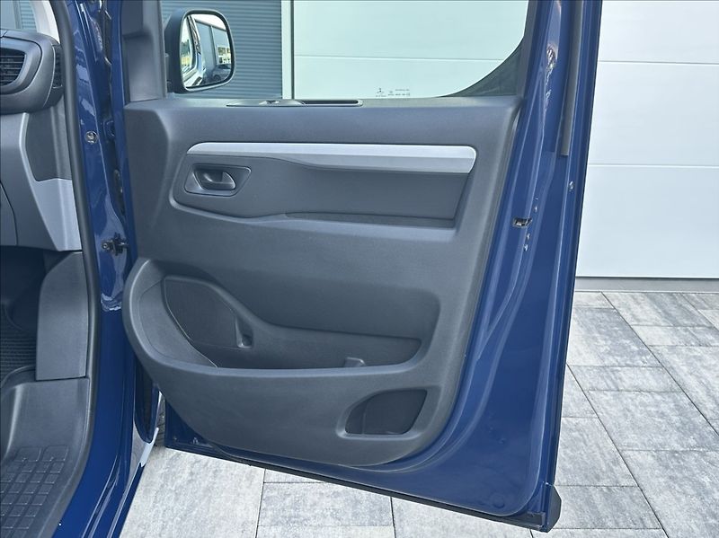 Opel Vivaro 2,0 CDTI 150PS  L2 Kombi-6 Enj - fotka 17 z 53