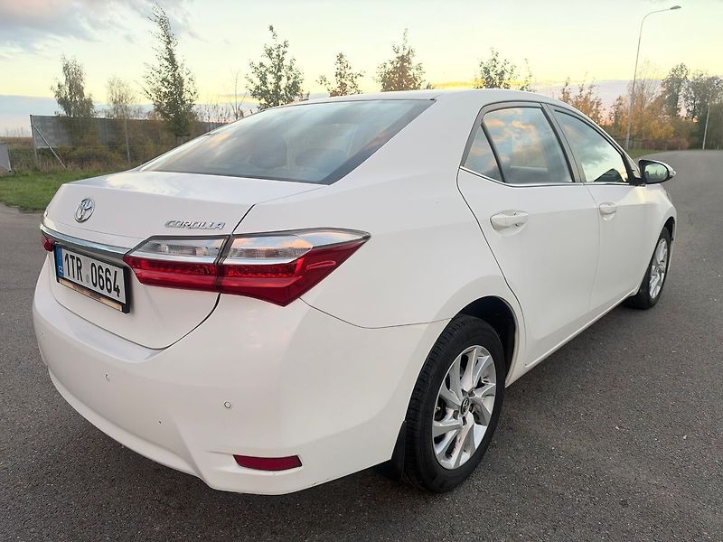 Toyota Corolla 1,6 97 kW-BENZIN  24 050 KM , - fotka 5 z 12
