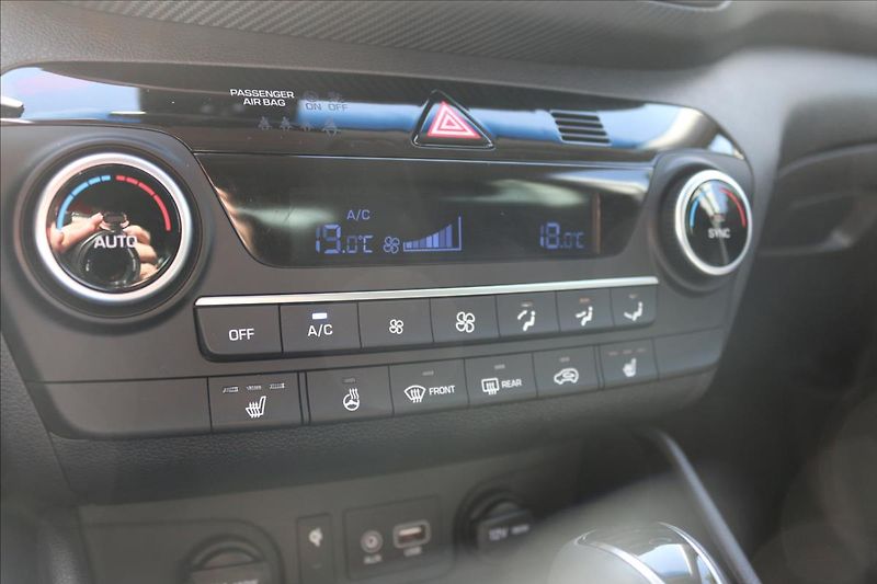 Hyundai Tucson 1,6 ČR,4x4, Automat - fotka 29 z 53