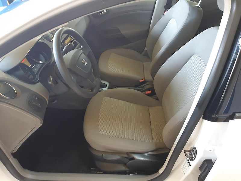 Seat Ibiza 1.2 TSI DSG KLIMA 77KW - fotka 8 z 18