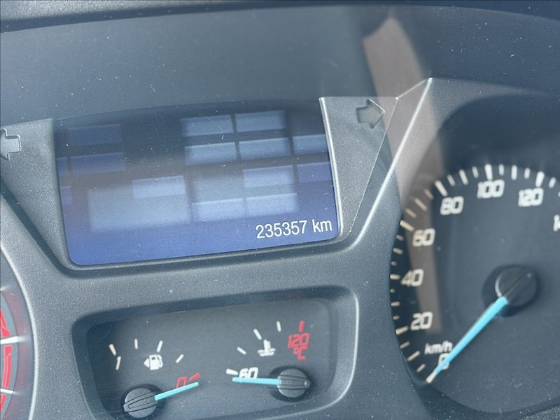 Ford Transit Custom 2,0 125kW 5MÍST WEBASTO DPH TZ - fotka 12 z 32