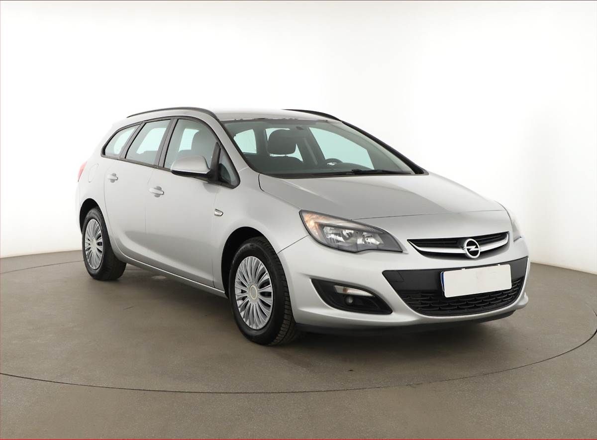 Opel Astra 1.6 CDTI, po STK, slušný stav