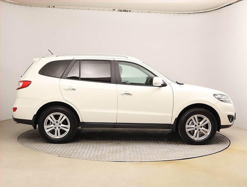 Hyundai Santa Fe (2010) 2.2 CRDi, 4X4, Kůže, Xenony - fotka 6 z 19