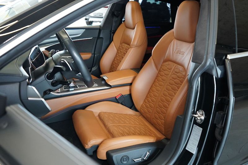Audi RS 7 Carbon, B&O, Matrix, Ventilace - fotka 18 z 50