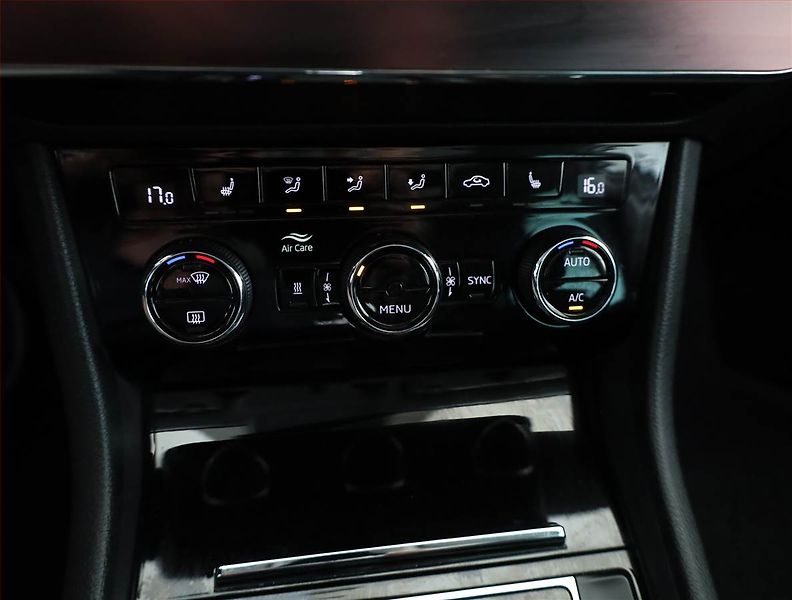 Škoda Superb (2018) Style 2.0 TDI, 4X4, Automat - fotka 10 z 17