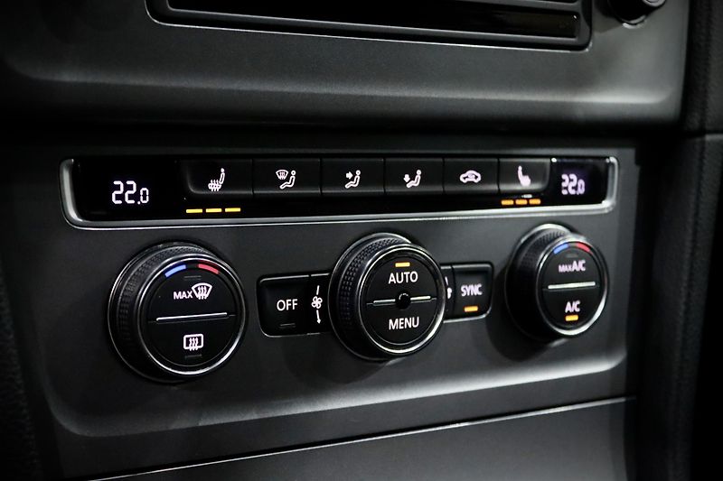 Volkswagen Golf 7 Variant 1.4 TSI 92 kW - fotka 34 z 36