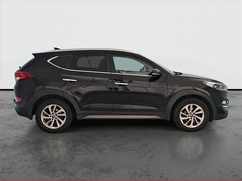 Hyundai Tucson (2016) 1.7 CRDi, Automat, Navi - fotka 6 z 16