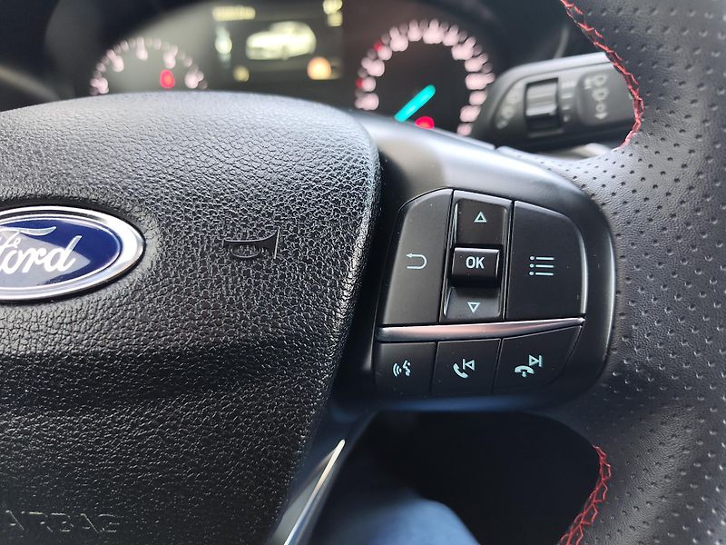 Ford Focus ST-LINE - fotka 18 z 24