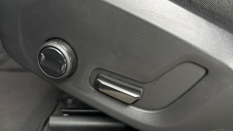 Volvo XC60 2.0 T6 AUT AWD Recharge Core - fotka 21 z 32