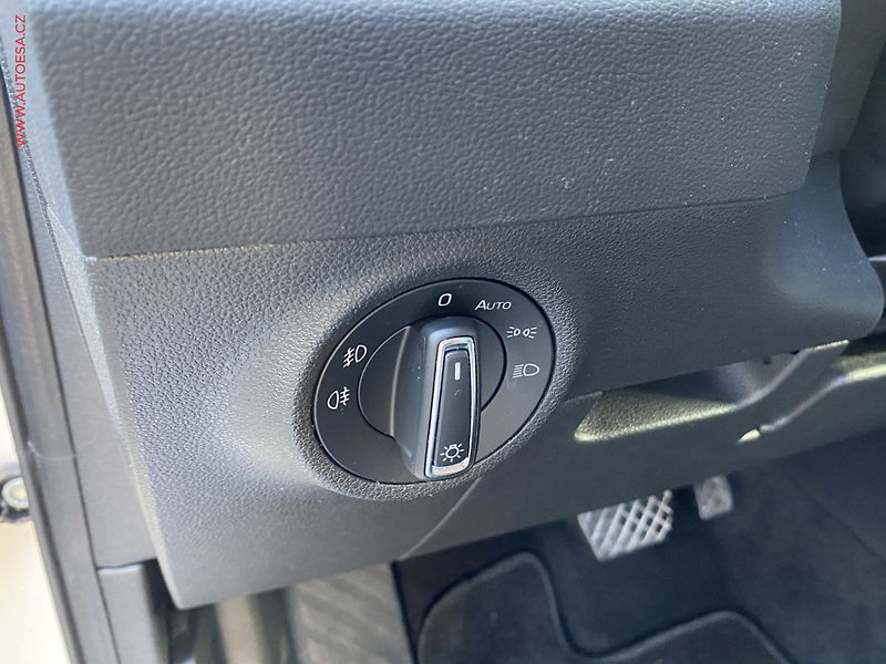 Škoda Karoq (2018) 1.5 TSi, Style, DSG, LED, - fotka 14 z 18