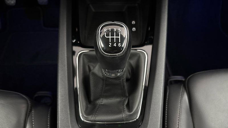 Škoda Octavia 2.0 TDI Style Combi - fotka 24 z 26