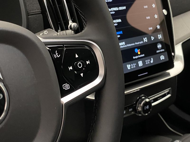 Volvo XC90 (2026) T8 AWD Plug-in DARK PLUS 7m - fotka 28 z 78