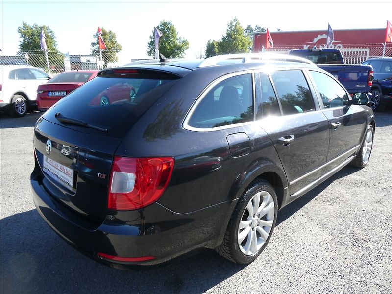 Škoda Superb 2,0 TDi 125kW ELEGANCE,závěs - fotka 8 z 47
