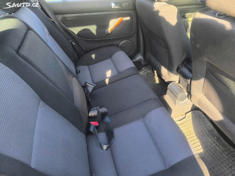 Volkswagen Golf TDI 4X4,PĚKNÝ,VÝBAVA,SERVISKA - fotka 8 z 24