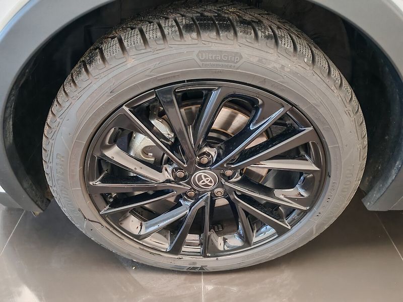 Toyota C-HR 2.0 PHEV 4x2 GR SPORT - fotka 14 z 49