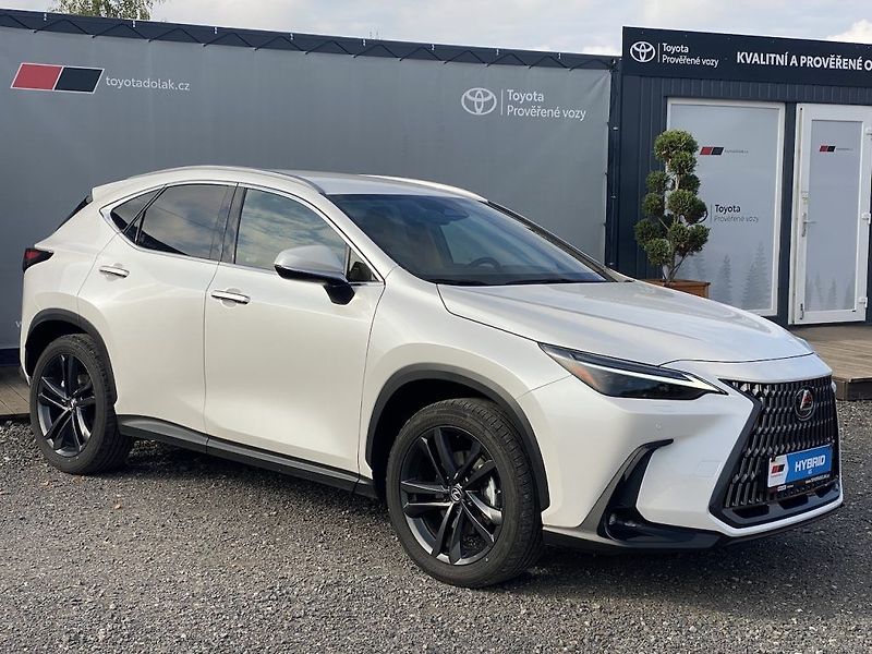 Lexus NX 350h 2.5HEV, ČR, ExecutiveTOP, 4x4 - fotka 1 z 40