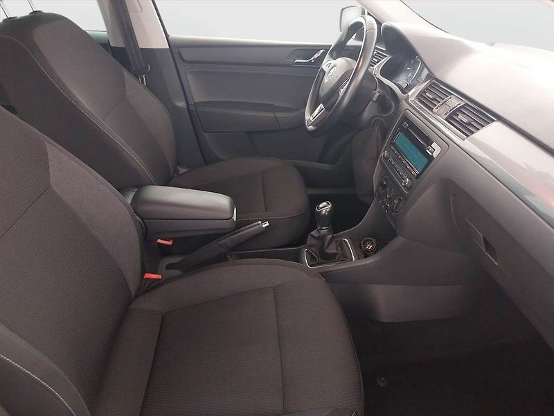 Škoda Rapid (2015) Ambition 1.2 TSI - fotka 9 z 17