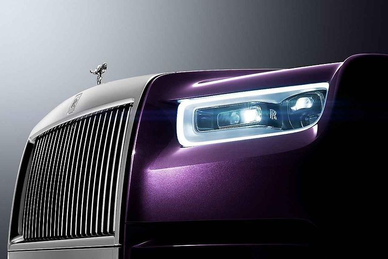 Rolls-Royce Phantom.