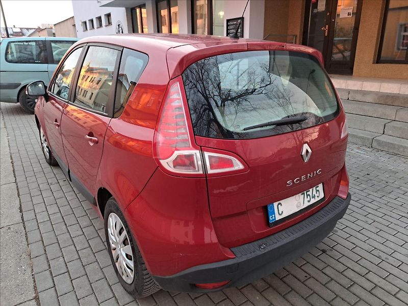 Renault Scénic 1,5 dCi - fotka 8 z 39