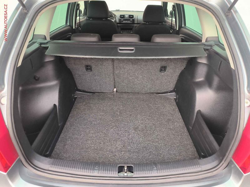 Škoda Fabia (2013) 1.2 TSi, Fresh, AC, park - fotka 7 z 17