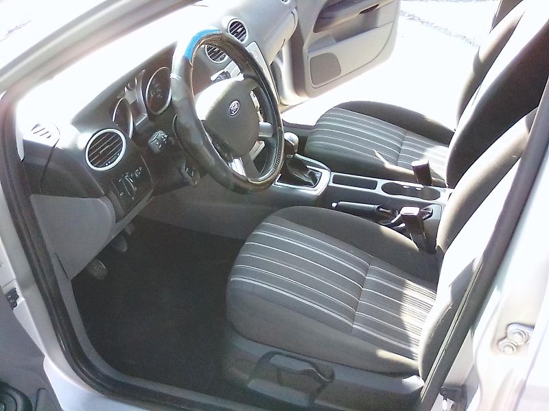 Ford Focus (2008) 1.6i 16V, kombi, 2.majitel - fotka 14 z 30
