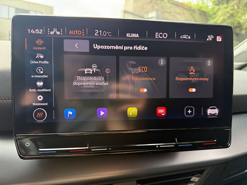 Cupra Born 62 kWh / HUD / FULL LED - fotka 23 z 40