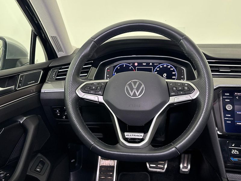 Volkswagen Passat Alltrack 4MOT DSG - fotka 18 z 31