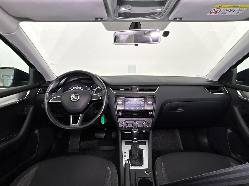 Škoda Octavia Ambition DSG - fotka 5 z 27